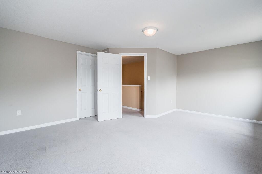 4 Madeleine Street, Kitchener, view 24