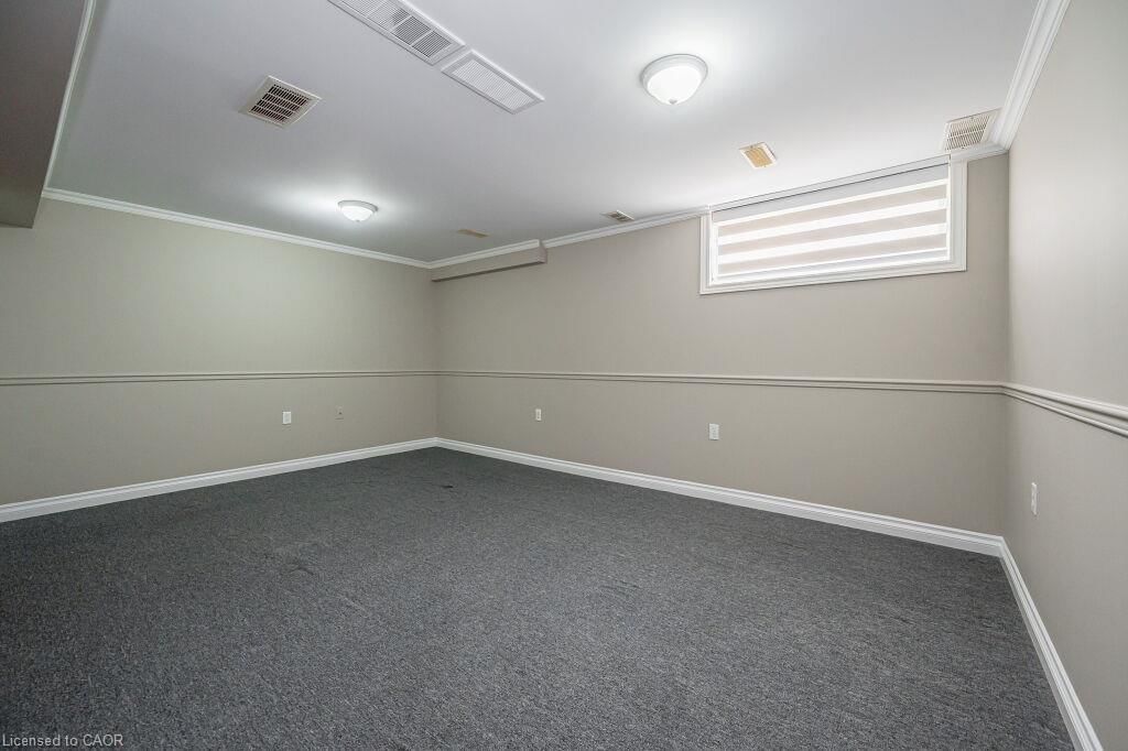 4 Madeleine Street, Kitchener, view 28