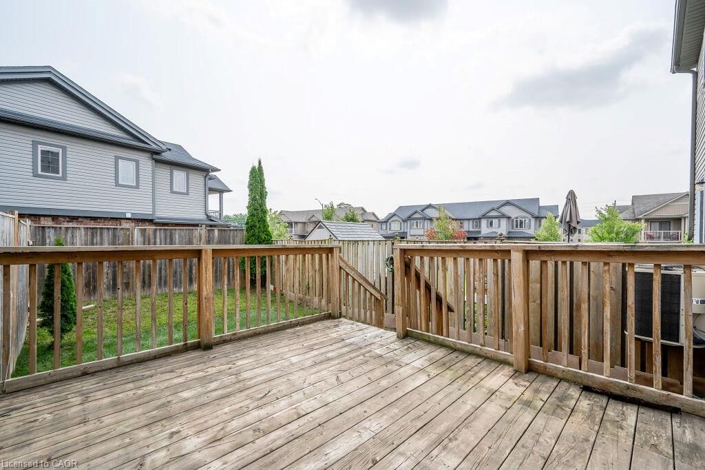 4 Madeleine Street, Kitchener, view 30