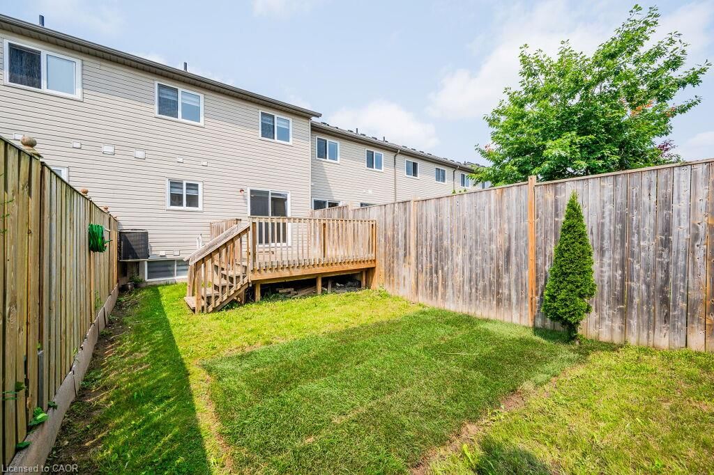 4 Madeleine Street, Kitchener, view 34