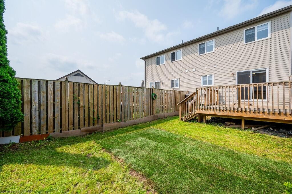 4 Madeleine Street, Kitchener, view 35