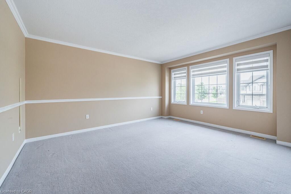 4 Madeleine Street, Kitchener, view 7