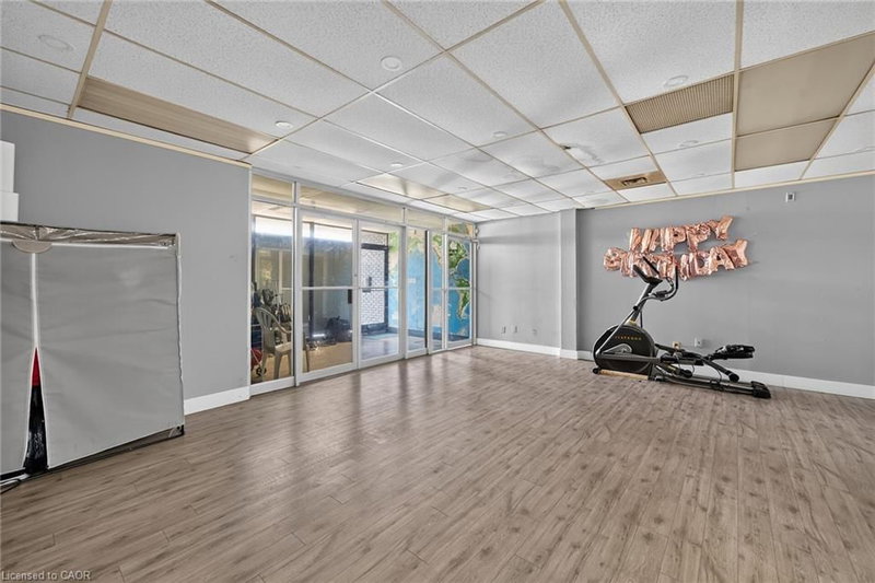 1292 Barton Street E photo 4
