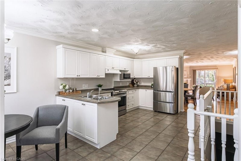 53 Beverly Street E photo 5