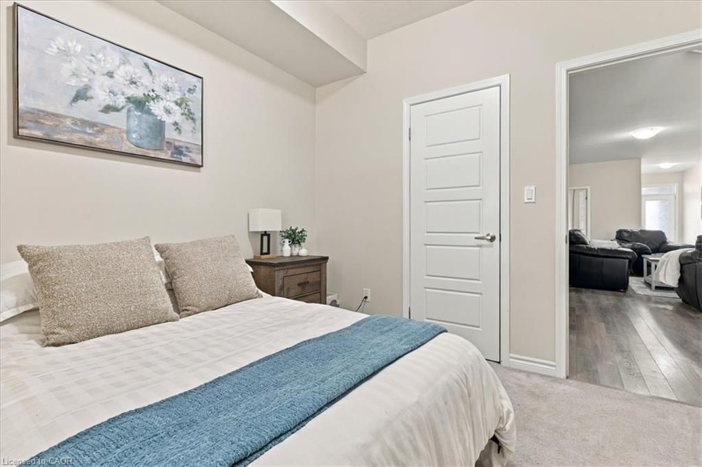 908 Apple Hill Lane, Kitchener, view 10