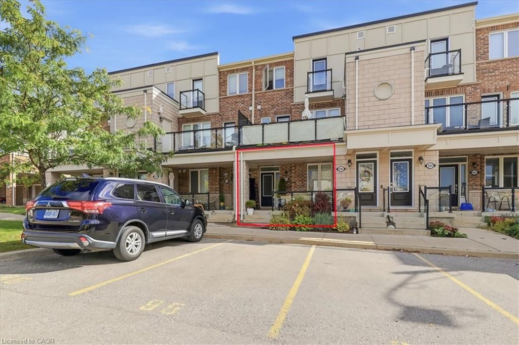 908 Apple Hill Lane, Kitchener, view 2