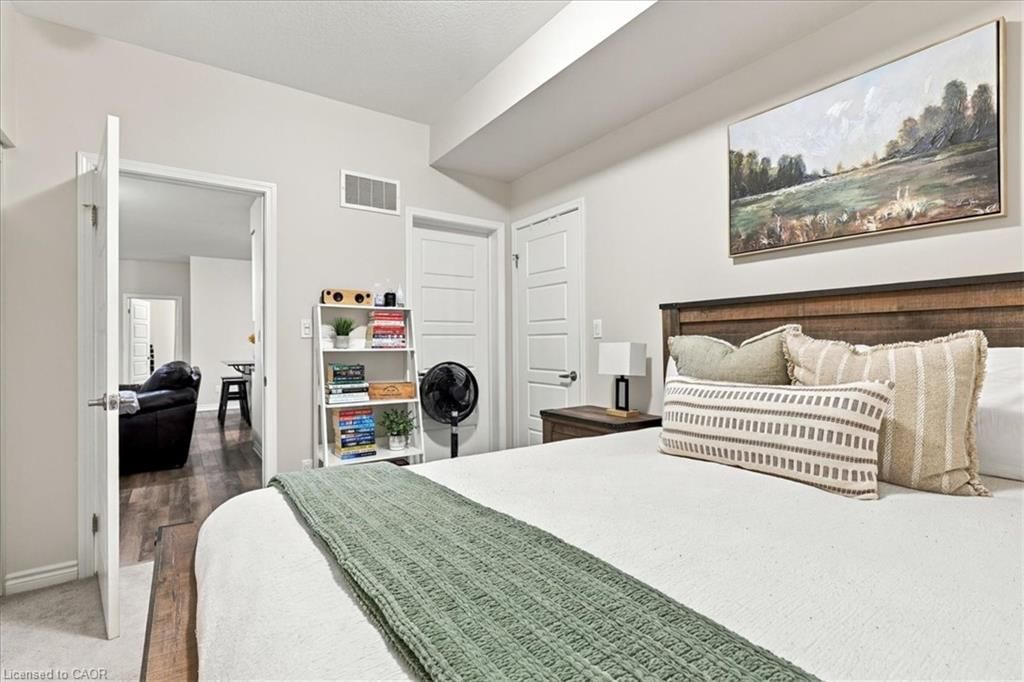 908 Apple Hill Lane, Kitchener, view 7