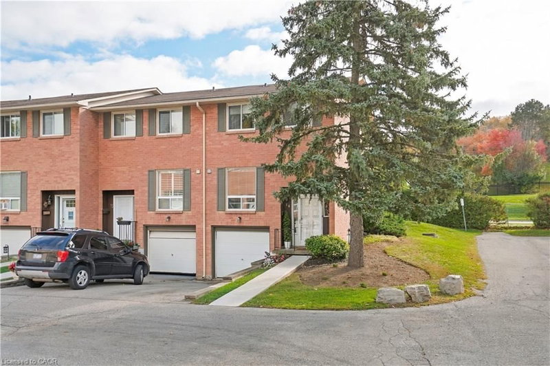66 Summercrest Drive photo 4