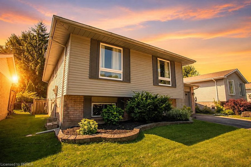 27 Myrtleville Drive photo 3