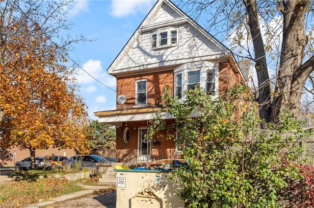 214 Robinson Street