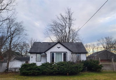 Single Family Residence leased at 1317 Dominion Road, Fort Erie, ON, L2A 1J3 - Crescent Park - MLS: XH4185104