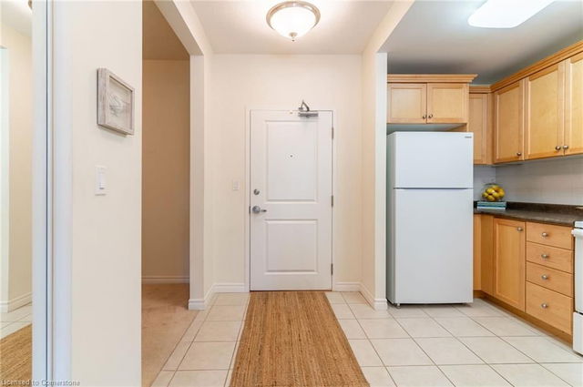 216 - 125 Wilson Street W