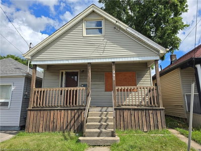 Single Family Residence sold at 297 Britannia Avenue, Hamilton, ON, L8H 1Y2 - Homeside - MLS: XH4204707