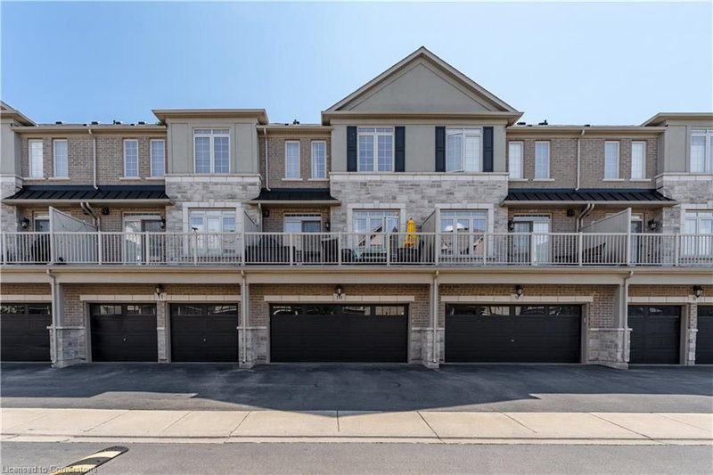 10 - 215 Dundas Street E