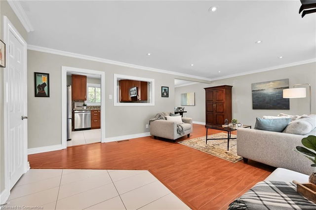 11 Douglas Road