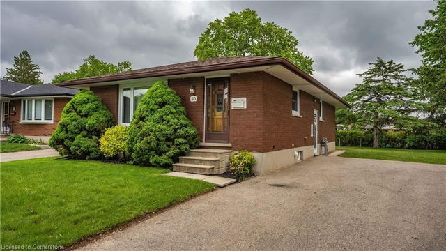 30 Blueridge Crescent