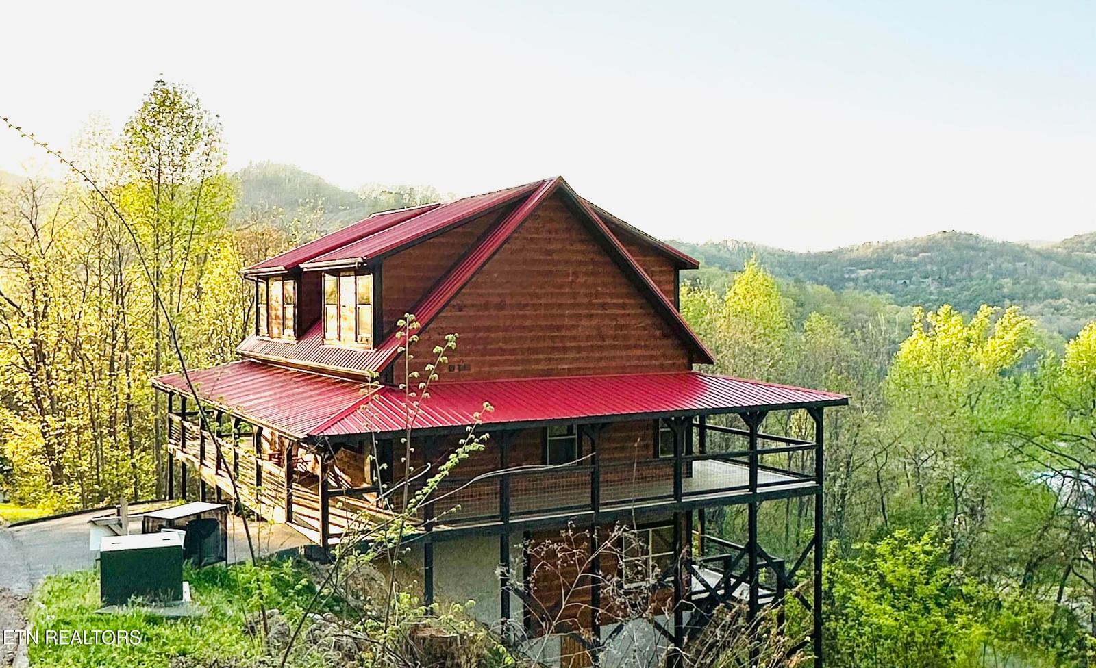 3305 Red Wolfe Rd, Sevierville, TN 37862 — Photo 1