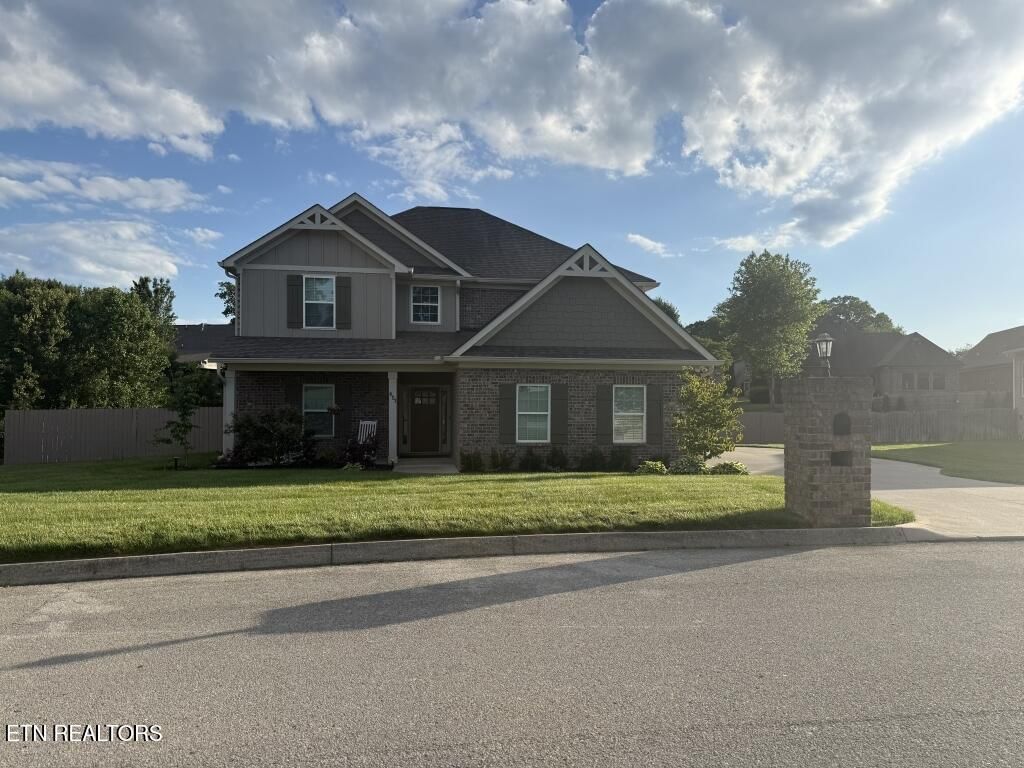 811 Yosemite Drive, Lenoir City, TN 37771 — Photo 1