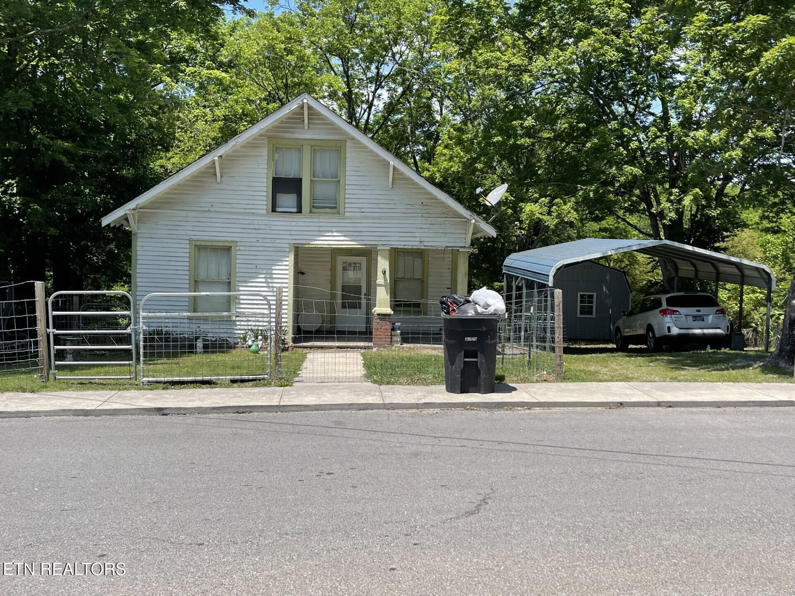 1118 Georgia Ave, Athens, TN 37303 — Photo 1