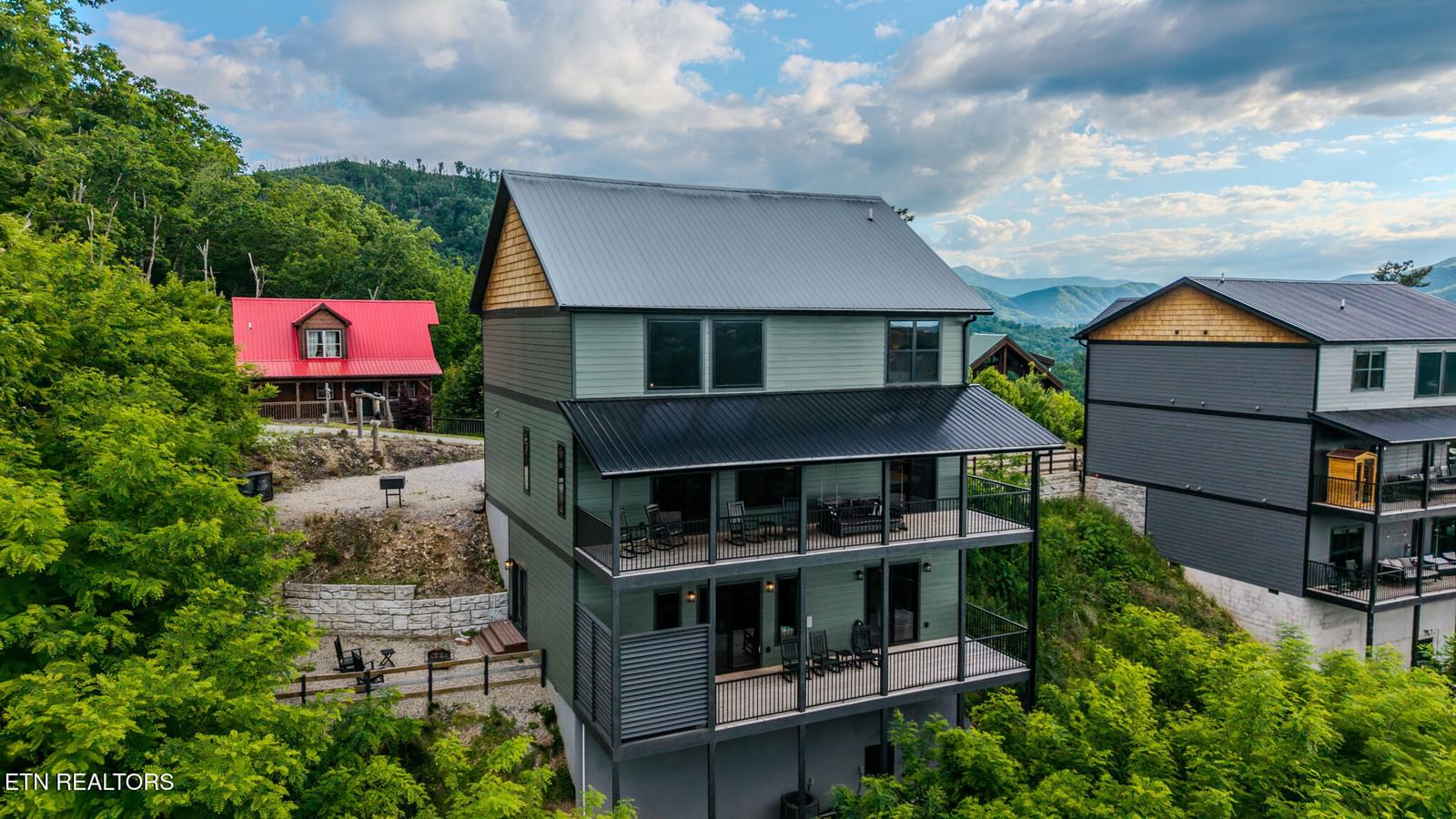 704 Topside Rd, Gatlinburg, TN 37738 — Photo 1
