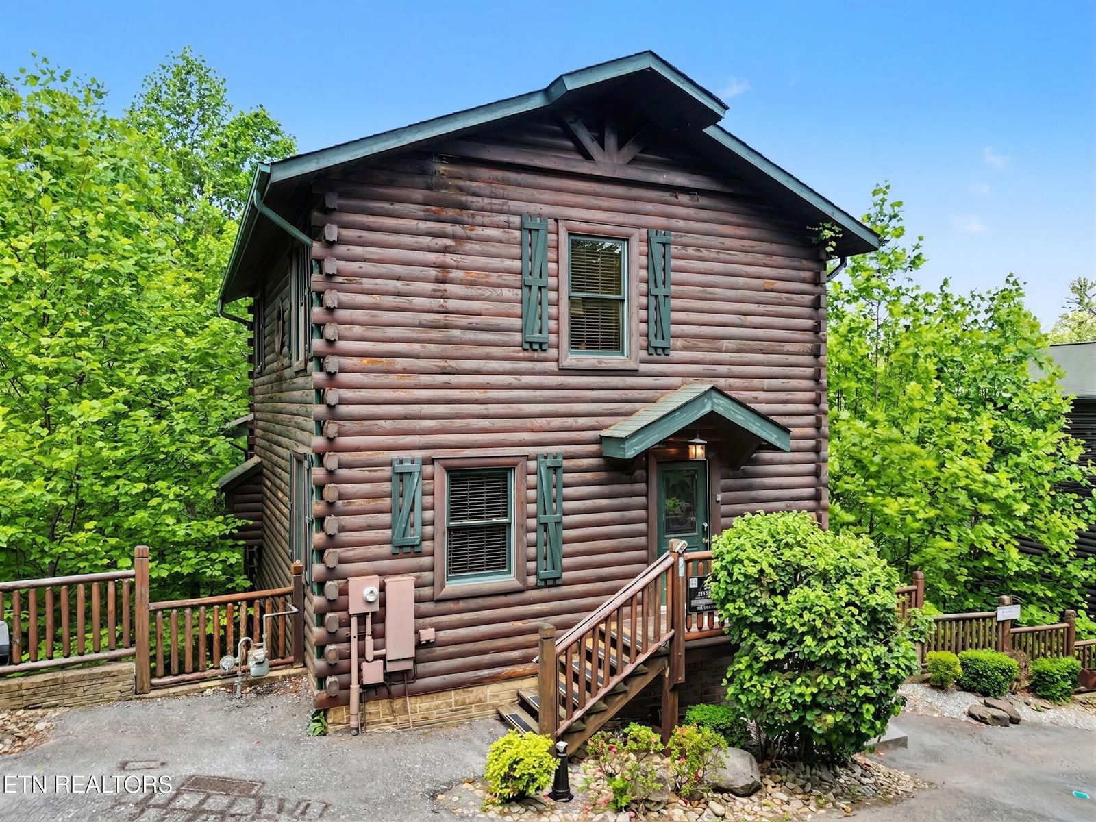 831 Spirit Loop Way, Gatlinburg, TN 37738 — Photo 1