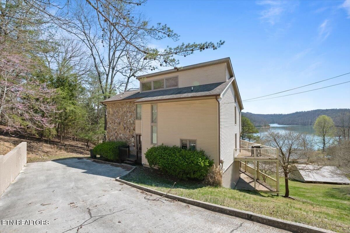 168 Little Buck Lane, LaFollette, TN 37766 — Photo 1
