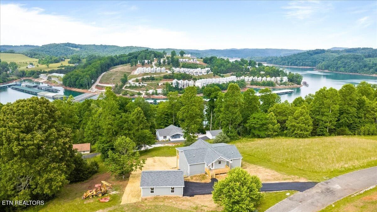 258 Sam Maria Way, LaFollette, TN 37766 — Photo 1
