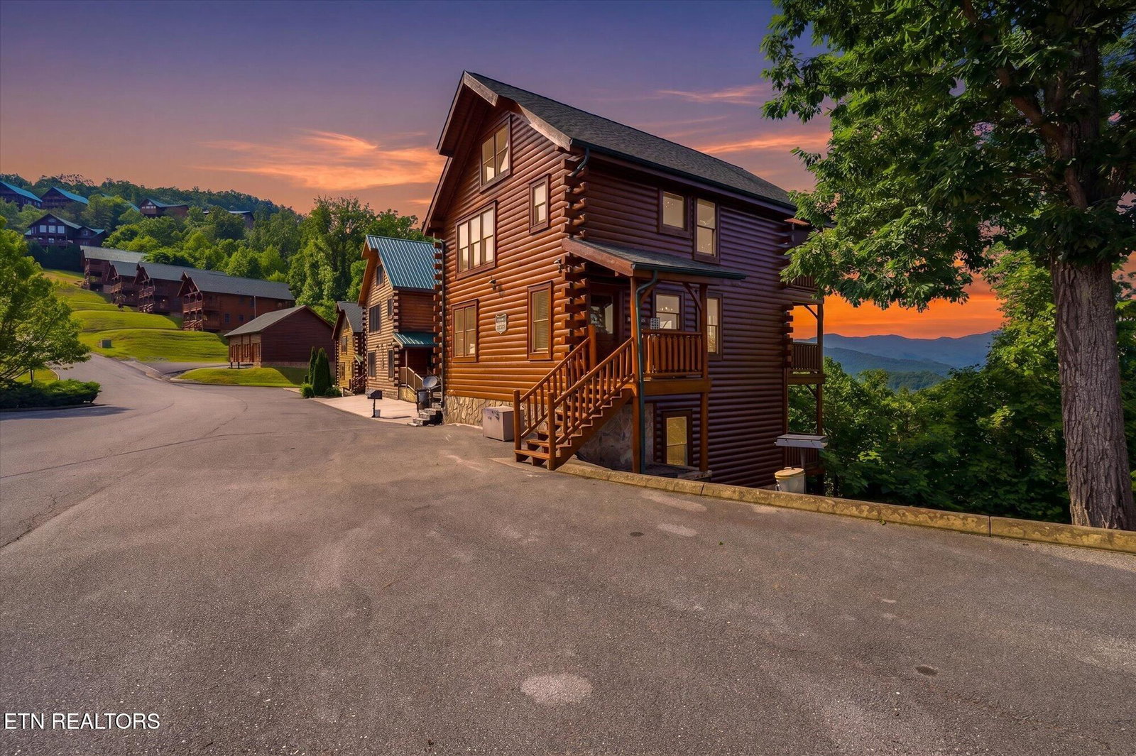 2809 White Oak Ridge Lane, Sevierville, TN 37862 — Photo 1