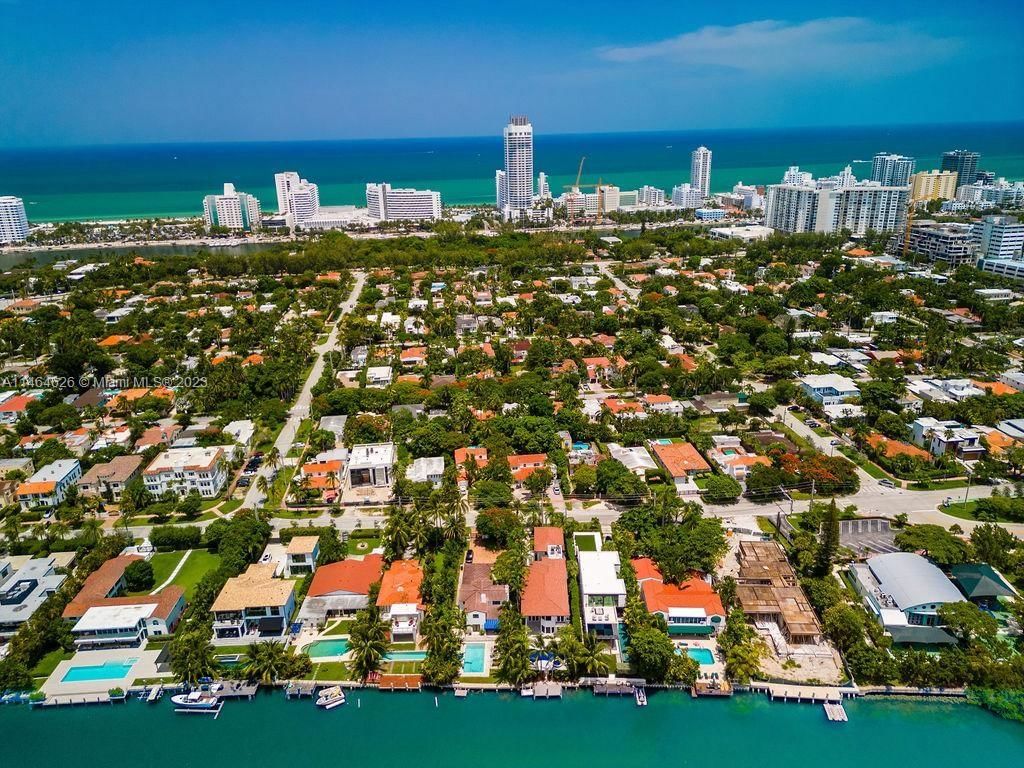 4442 Prairie Ave - 1