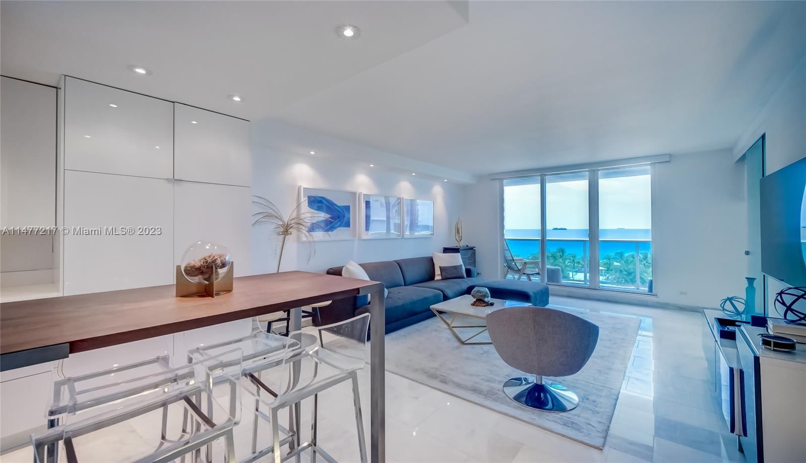 2301 Collins Ave, Unit 638 - 1