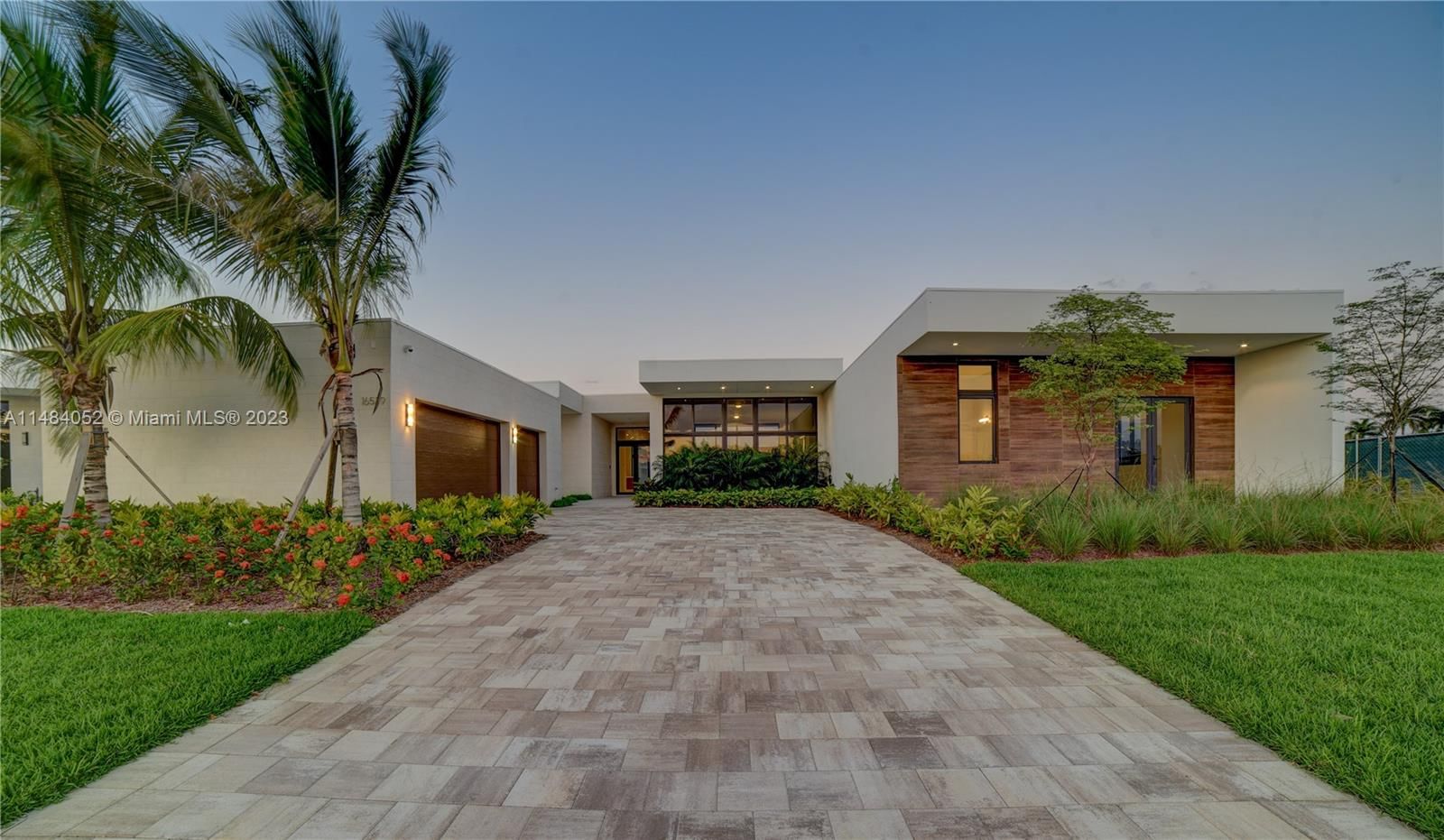 16539 N Botaniko Dr N - 1