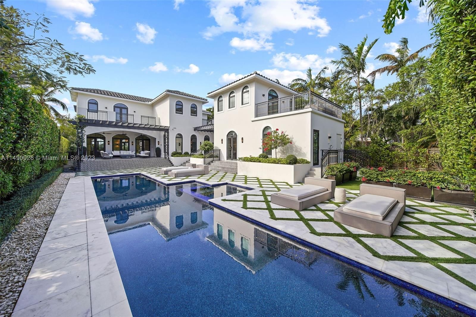 2485 N Meridian Ave - 1