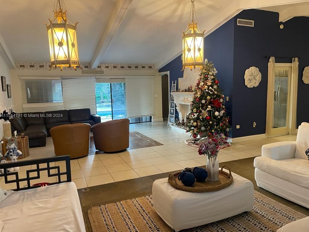 19510 W Oakmont Dr - 1