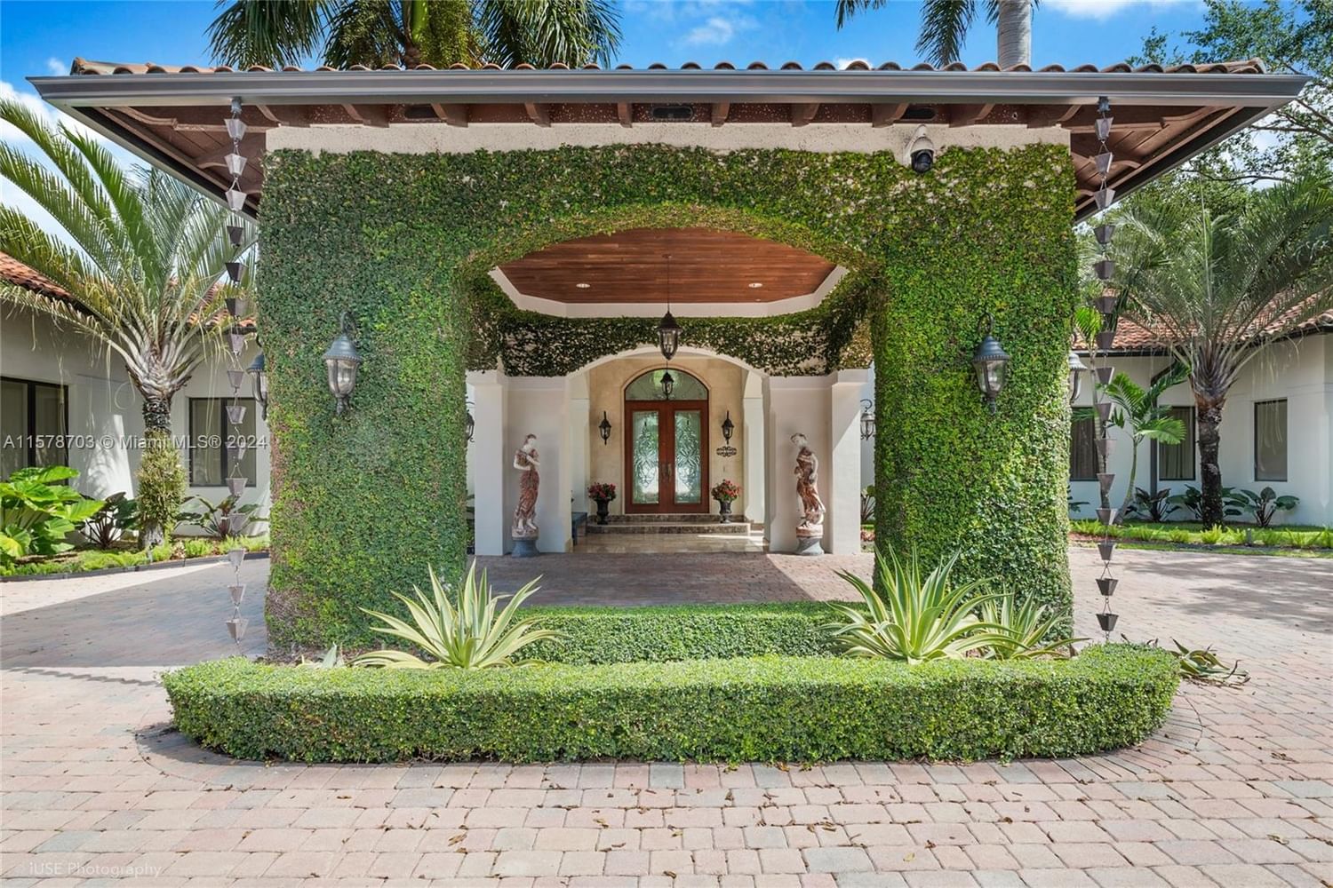 7405 SW 104th St - 1