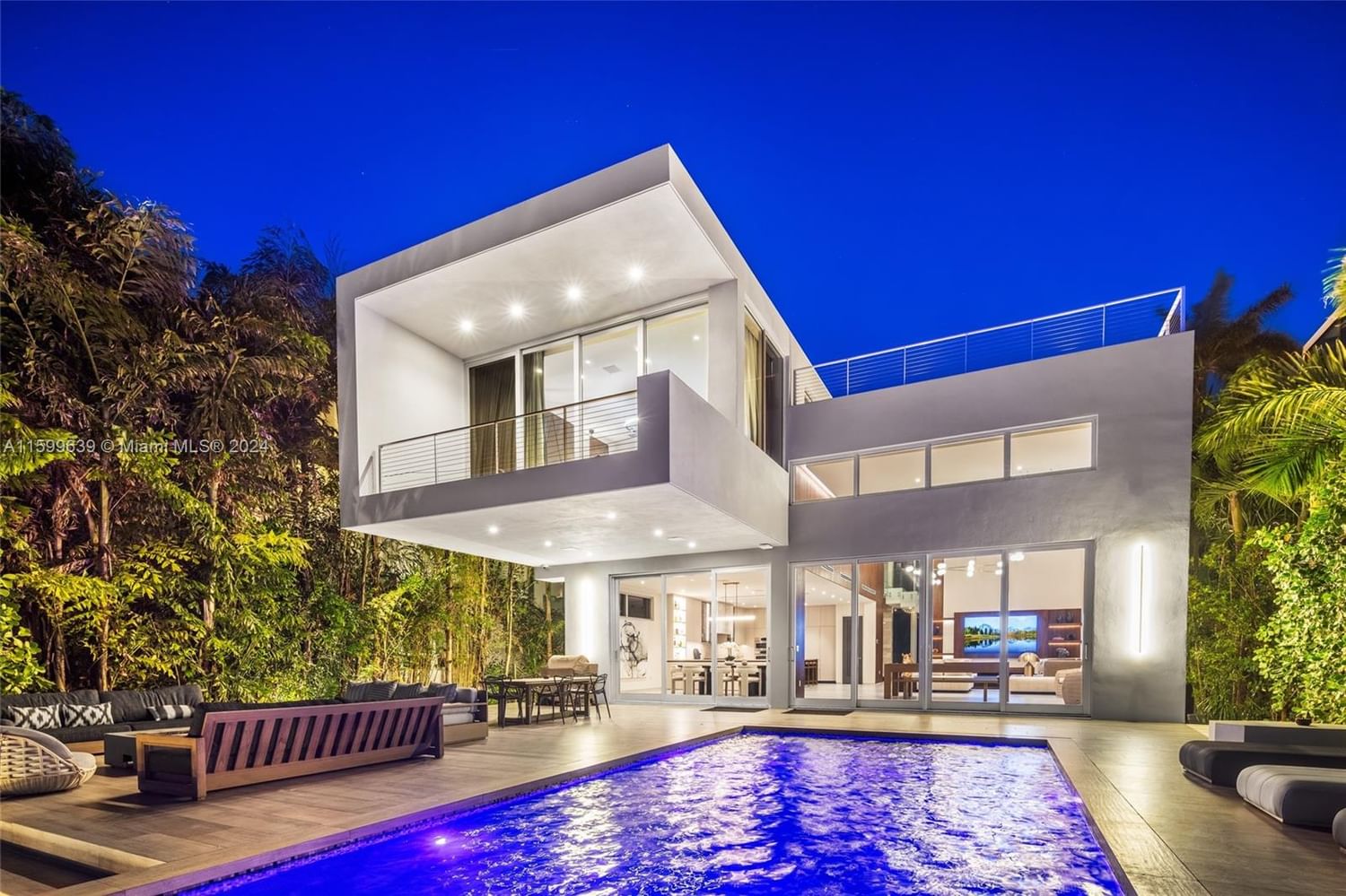 1379 N Venetian Way - 1