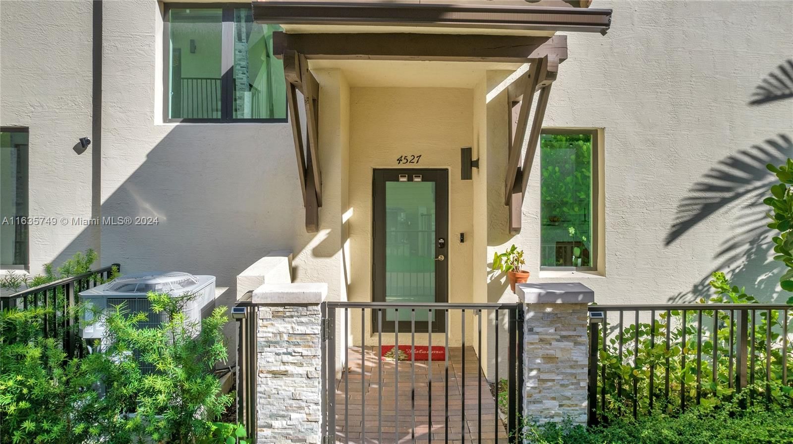 4527 NW 84th Ave - 1