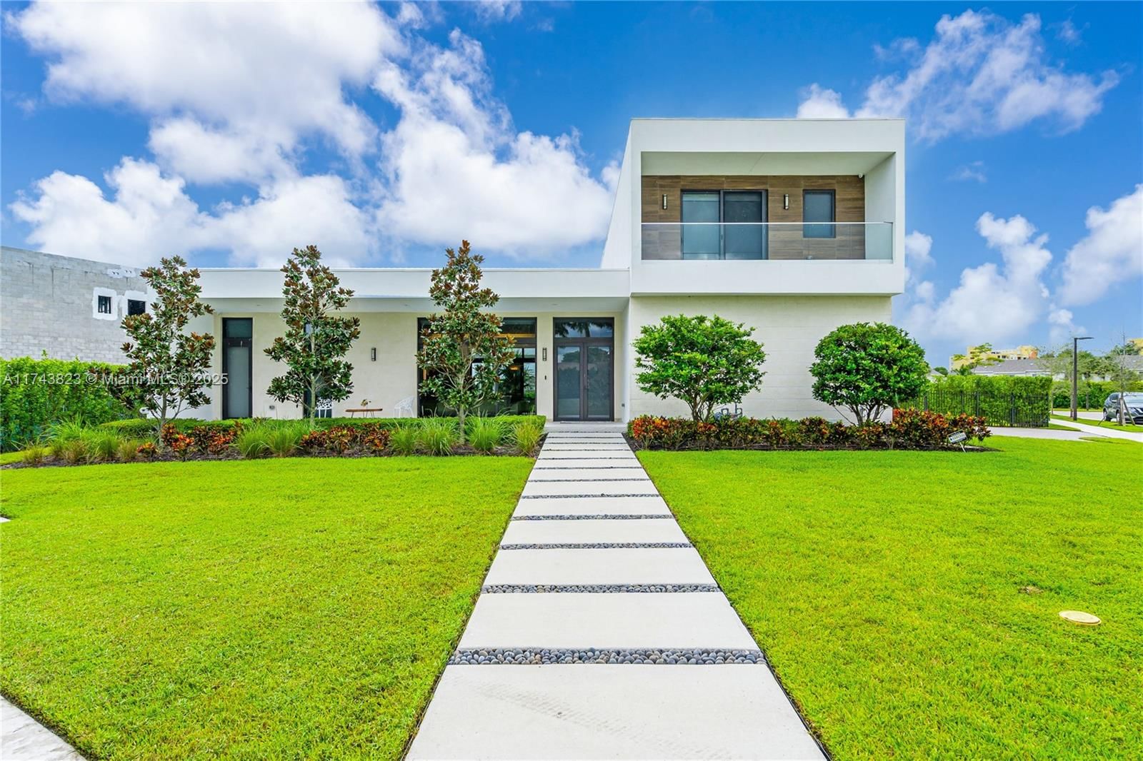 16779 BOTANIKO RD N - 1