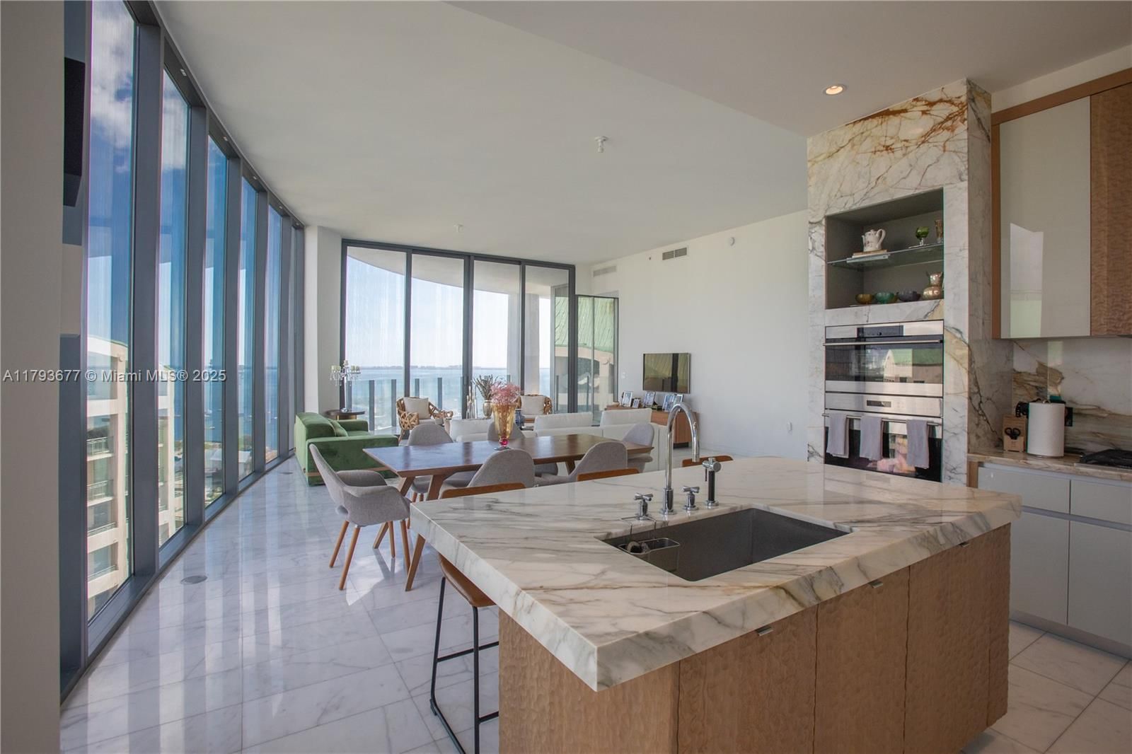 2821 S BAYSHORE DR, Unit 20D - 1