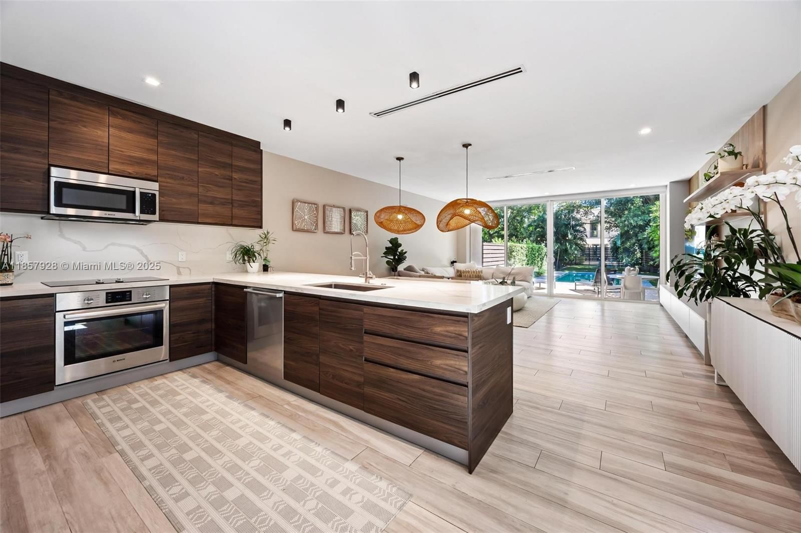 3448 Day Ave, Unit 3448 - 1