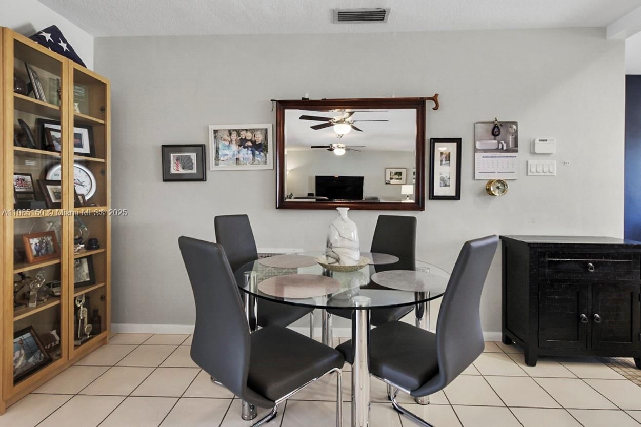 19125 Waterway Rd - 11