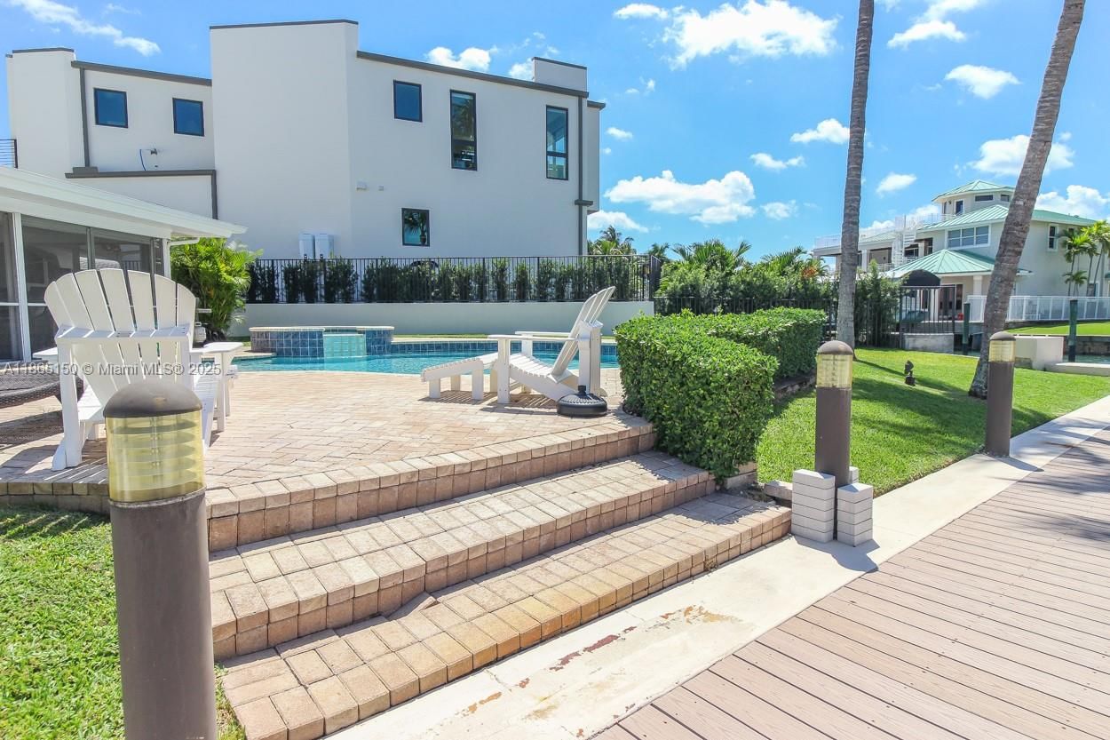 19125 Waterway Rd - 32