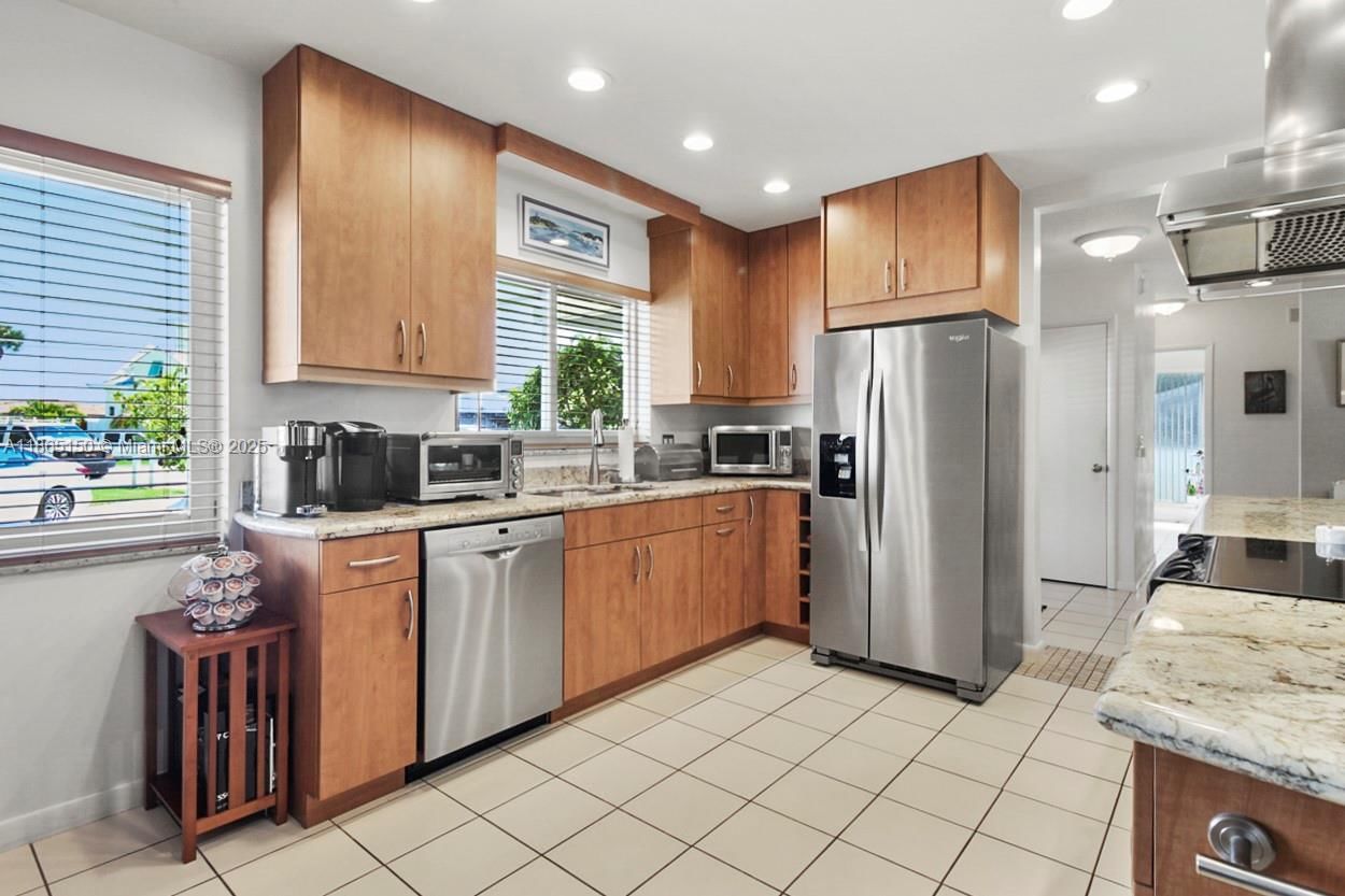 19125 Waterway Rd - 6