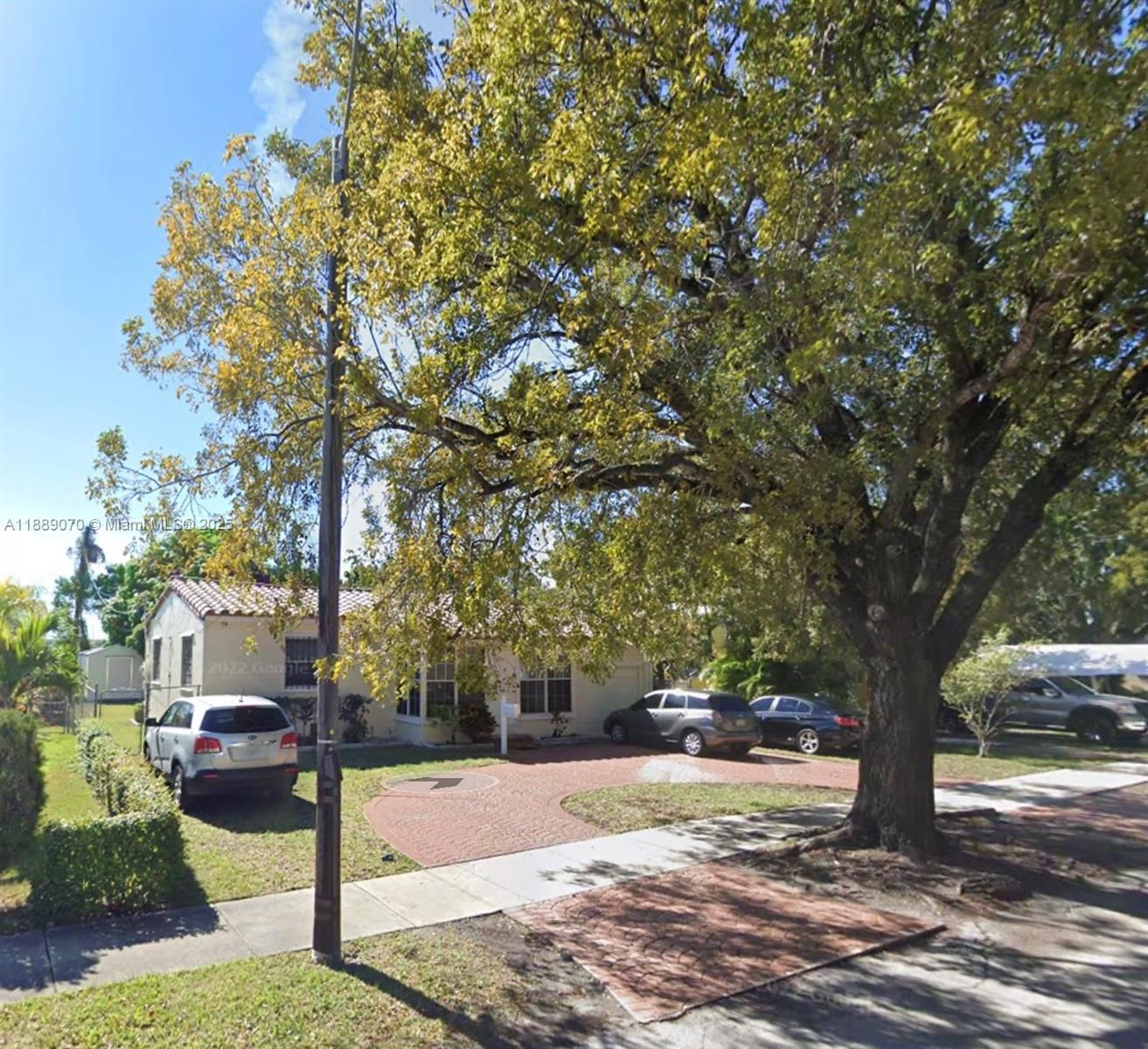 1852 FLETCHER ST - 1