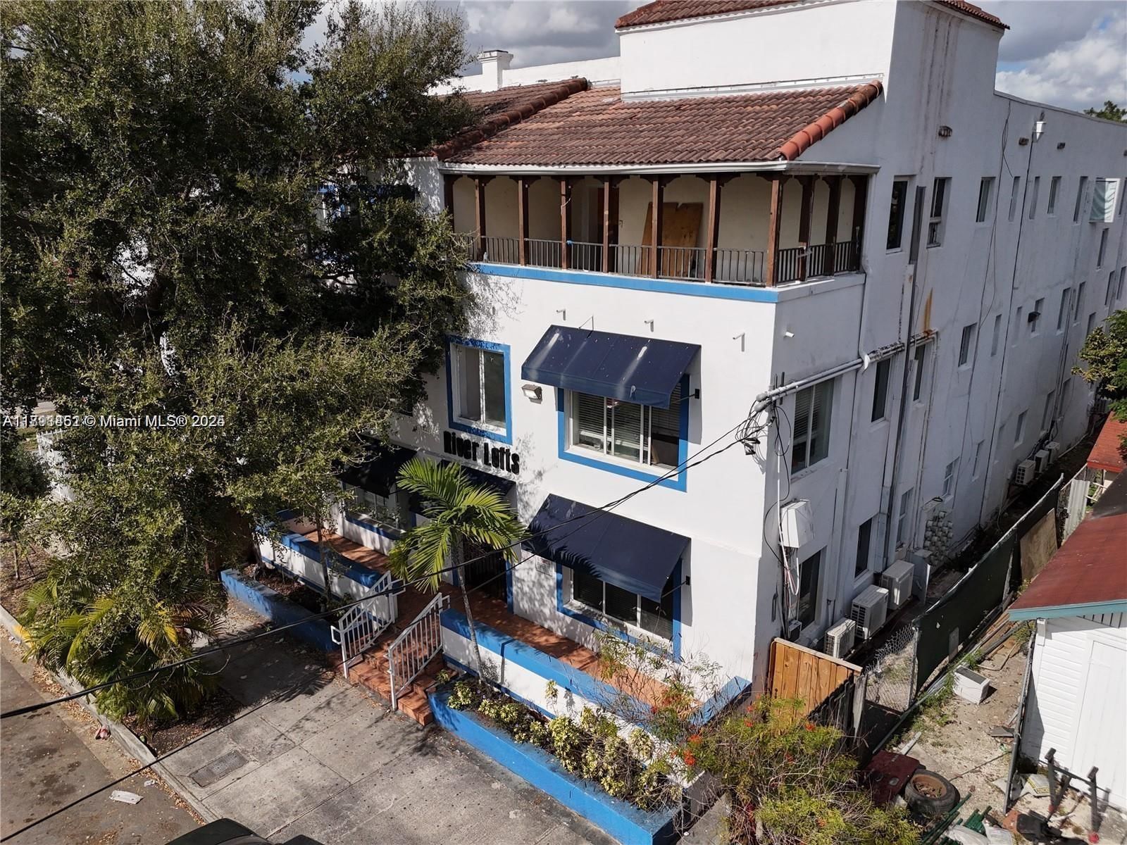 1021 NW 3RD ST, Unit 305 - 1