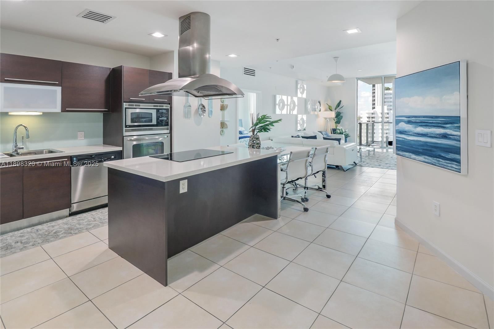 7928 East Drive E DR, Unit 1002 - 1