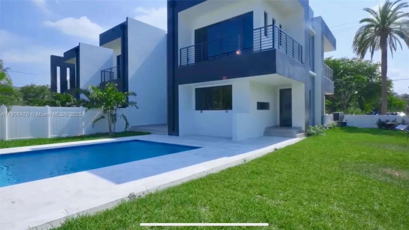 2342 MCKINLEY ST, Unit 1 - 1