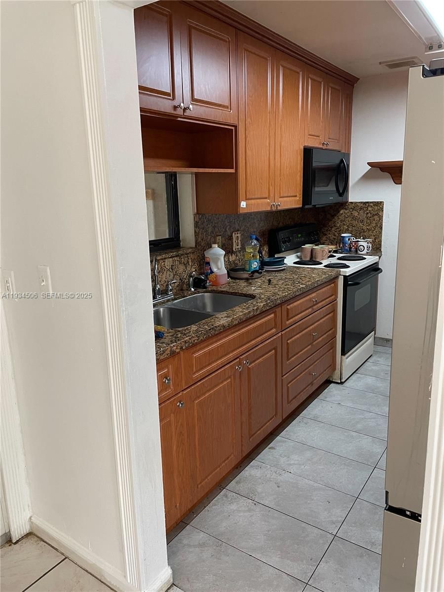 13915 SW 56th Ln - 1