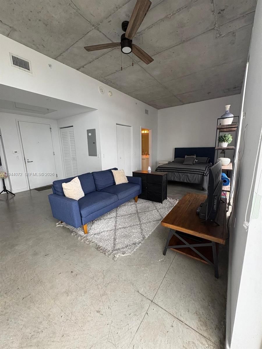 151 SE 1st St, Unit 3404 - 1