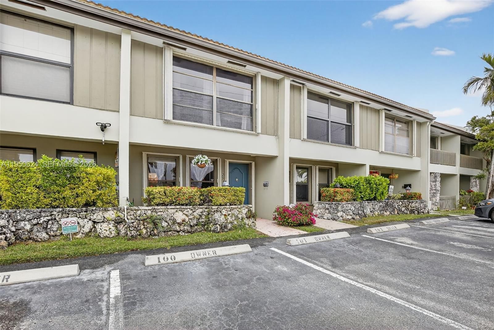 2939 NE 60TH ST, Unit 2939 - 1