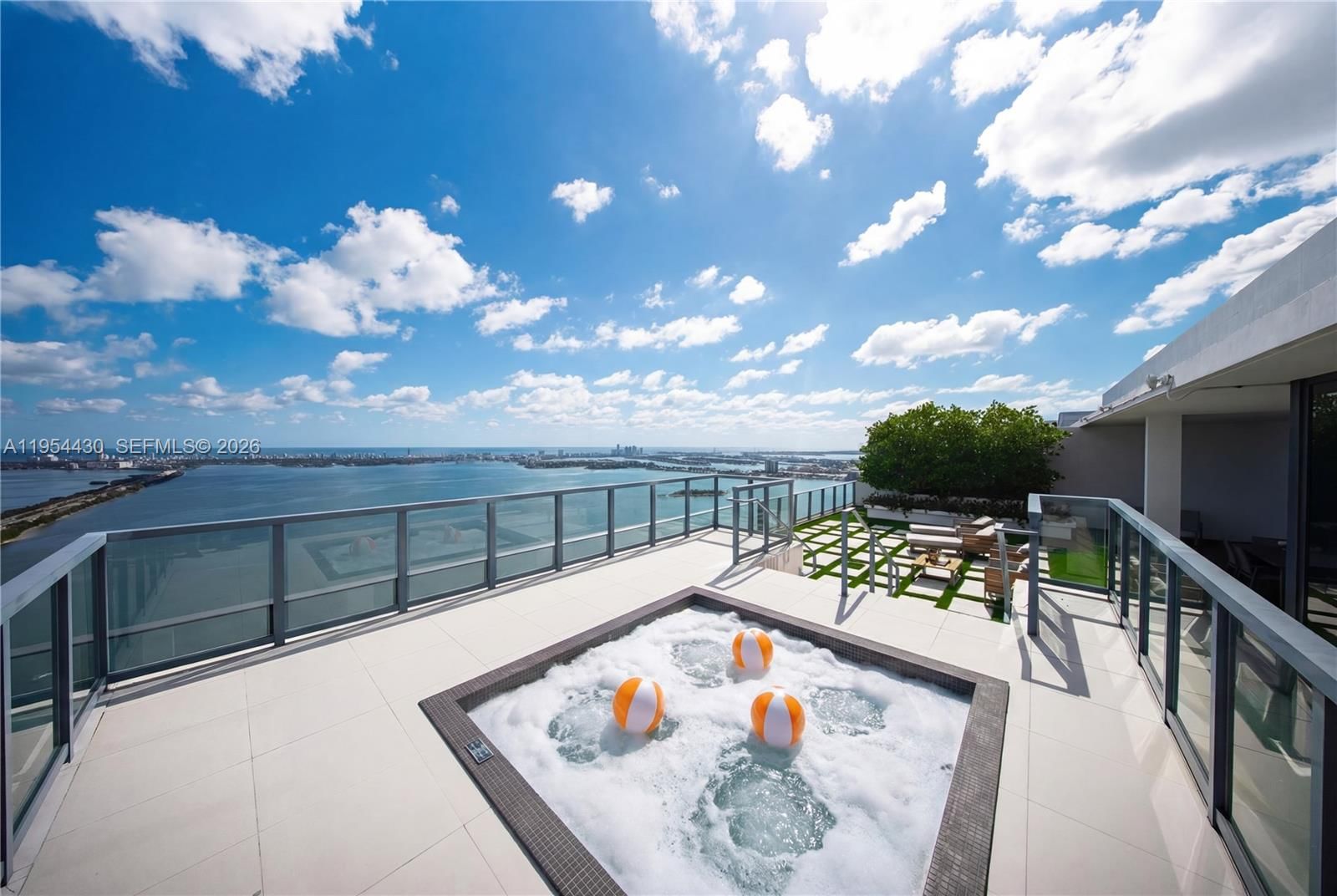 3131 NE 7TH AVE, Unit UPH5303 - 1